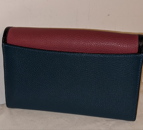 **SOLD**Coach Crossbody - Picture 2 of 10